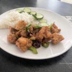 китайская курица со вкусом соль и перец, готовое блюдо