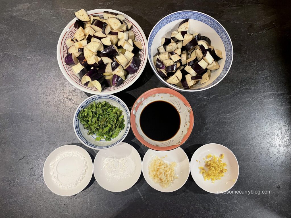 ингредиенты для приготовления баклажанов в соевом соусе с чесноком