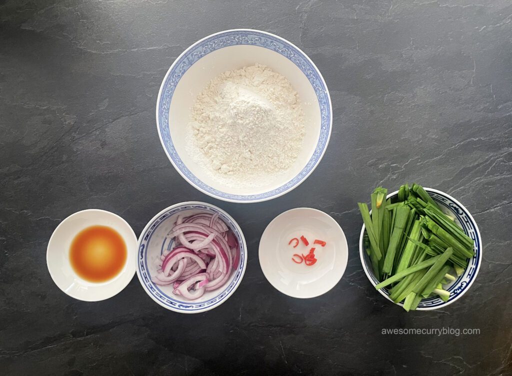 ингредиенты для корейского блинчика с зеленым луком