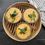 суфле из красного карри с рыбой на пару, подача