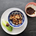 подача корейской жареной свинины самгепсаль