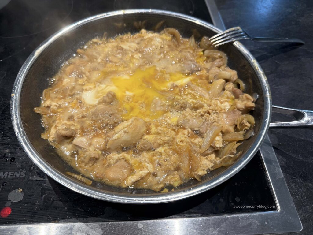 поэтапно добавить яйца