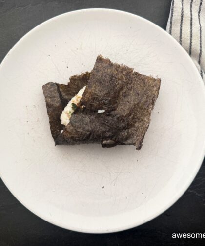 онигири с тунцом, подача